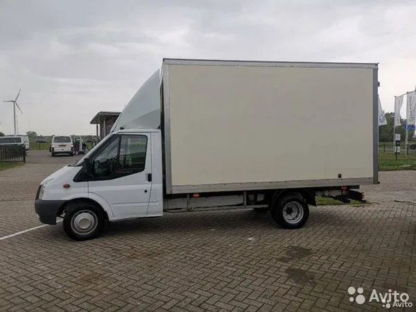 Промтоварный фургон Ford Transit