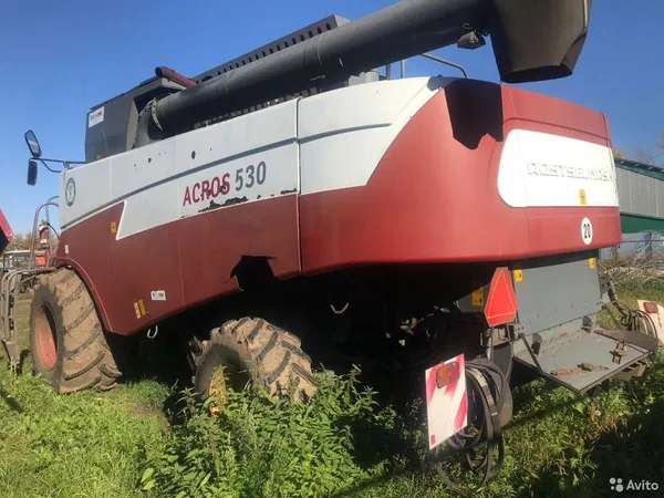 Зерноуборочный комбайн Ростсельмаш ACROS 530
