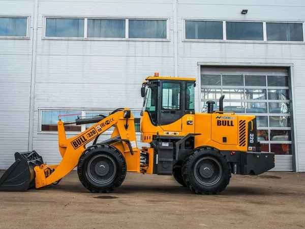 Фронтальный погрузчик Bull SL320