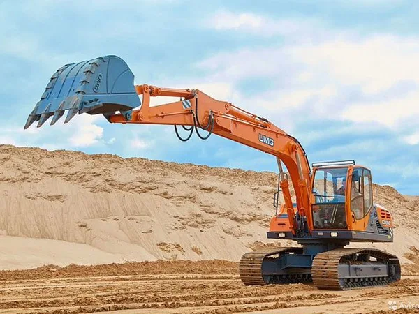 Гусеничный экскаватор UMG E200NC