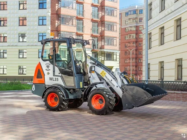 Мини-погрузчик Polar Badger WL35