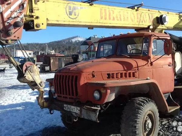 Автокран Ивановец КС-3574 на шасси УРАЛ