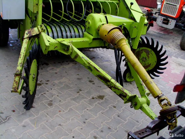 Пресс-подборщик Claas Rollant 44
