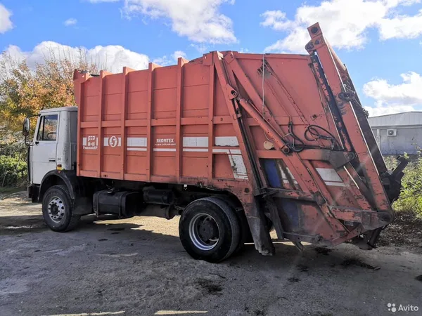 Мусоровоз РАРЗ МКЗ-3402 на шасси МАЗ 5337А2