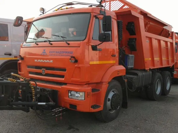 Комбинированная дорожная машина МД-651 на самосвале КамАЗ 65115