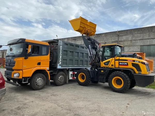 Фронтальный погрузчик BIZON 936