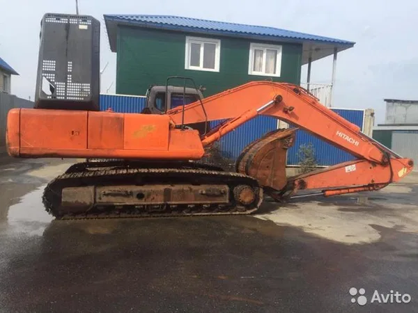 Гусеничный экскаватор Hitachi ZX330