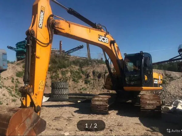 Гусеничный экскаватор JCB JS 220 LC