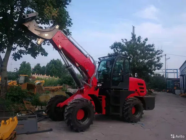 Телескопический погрузчик Redstar TL3000