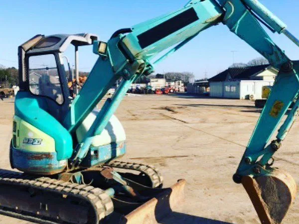 Мини-экскаватор Yanmar B3-5