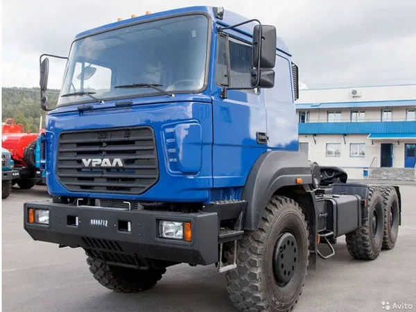 Седельный тягач Урал 6370