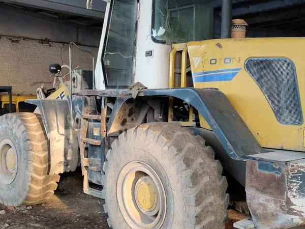 Фронтальный погрузчик Foton Lovol FL956F