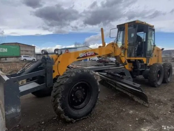 Автогрейдер XCMG GR135