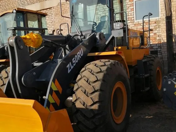 Фронтальный погрузчик XCMG ZL50RU