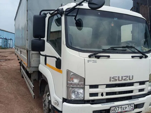 Тентованный грузовик Isuzu FSR