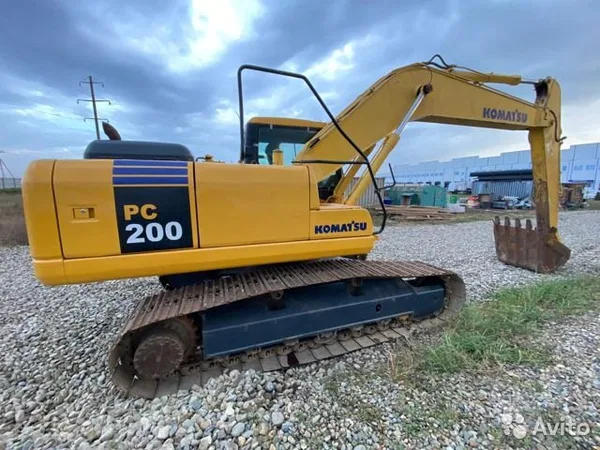 Гусеничный экскаватор Komatsu PC200-7
