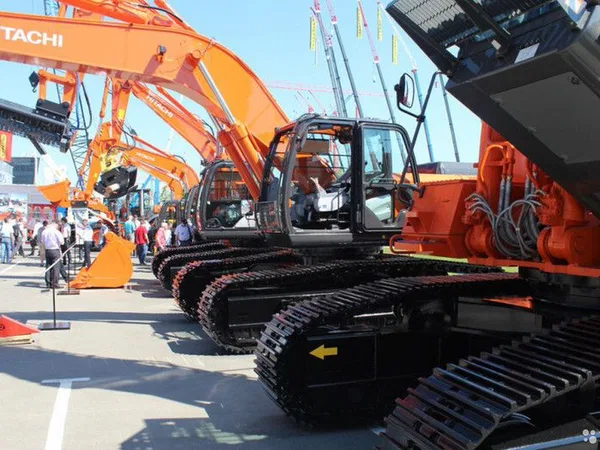 Гусеничный экскаватор Hitachi ZX450-3