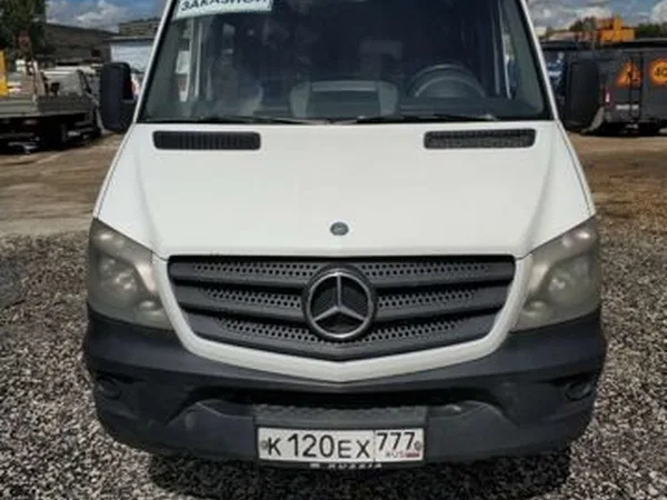 Автобус Mercedes-Benz