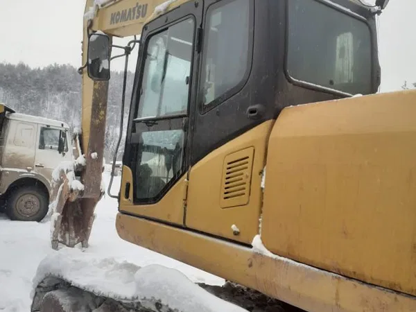 Гусеничный экскаватор Komatsu PC300-7