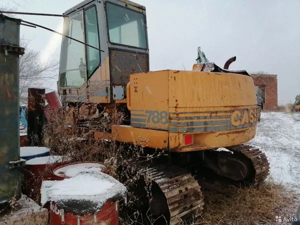 Гусеничный экскаватор CASE 788 LC