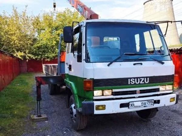 Бортовой грузовик с КМУ ISUZU Forward