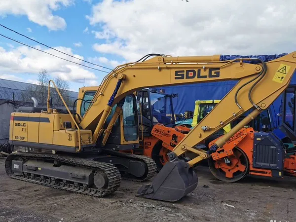 Гусеничный экскаватор SDLG LinGong E660FL