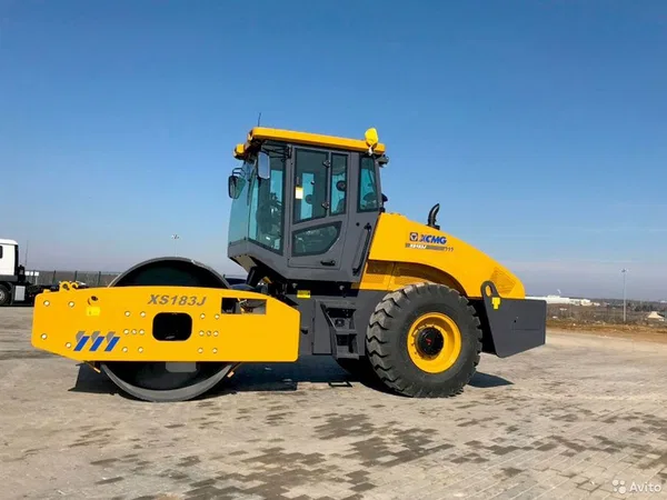 Грунтовый каток XCMG XS183J