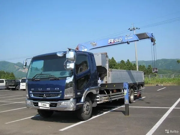 Бортовой грузовик с КМУ Mitsubishi Fuso Fighter