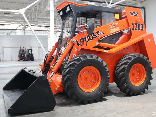 Мини-погрузчик Locust / Way Industry L1203