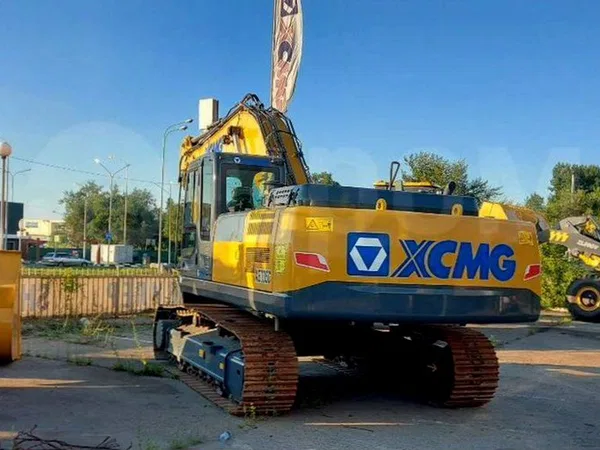 Гусеничный экскаватор XCMG XE335C