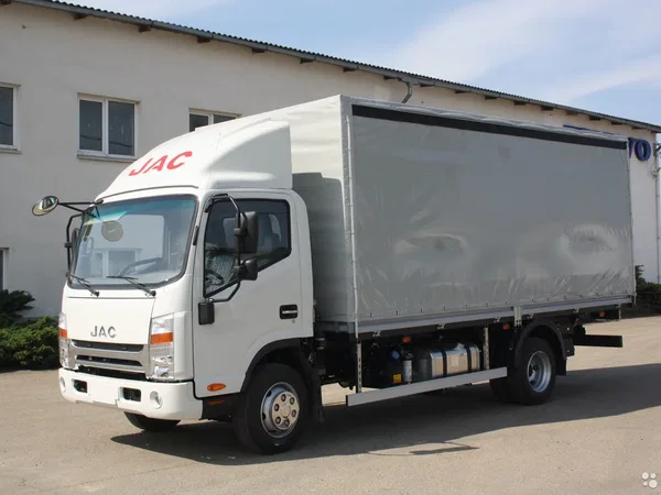 Тентованный автомобиль JAC N80