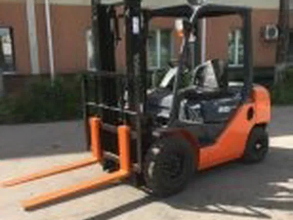 Вилочный погрузчик Toyota 02-8FD25