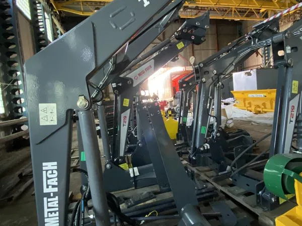 Навесной погрузчик (КУН) Metal-Fach T-209