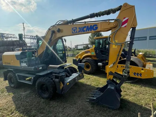 Колесный экскаватор XCMG XE150WB