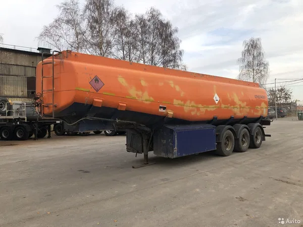 Полуприцеп бензовоз Kassbohrer STB-38-5K