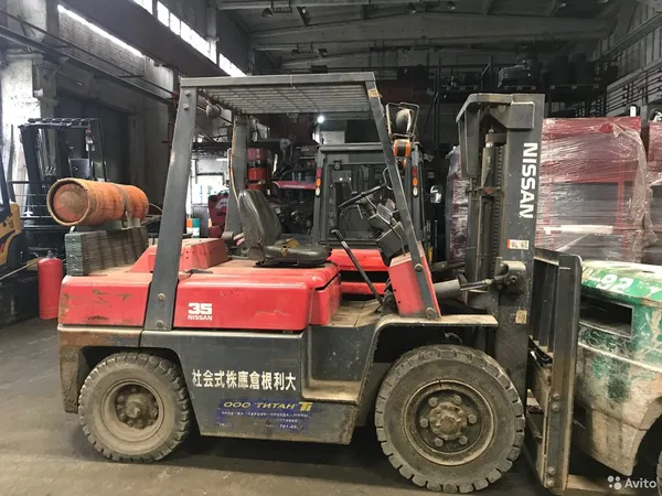 Вилочный погрузчик Nissan F04D50Q