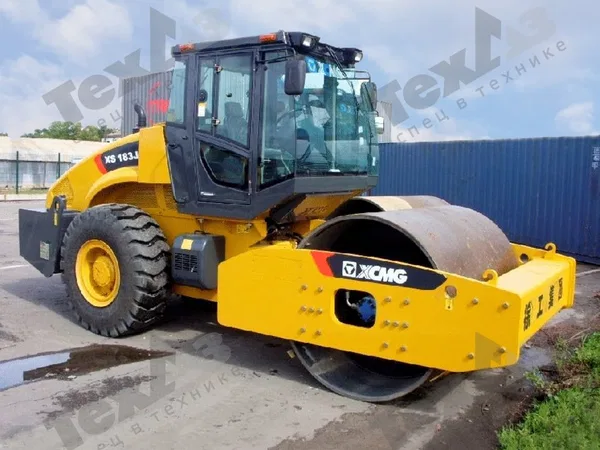 Грунтовый каток XCMG XS183J