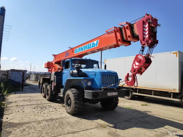 Автокран Клинцы КС-55713-3К на шасси УРАЛ 5557