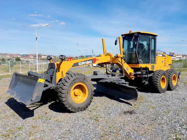 Автогрейдер XCMG GR180