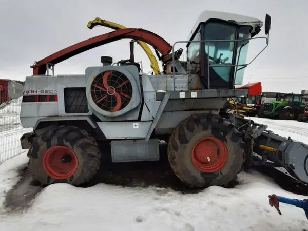 Кормоуборочный комбайн Ростсельмаш DON 680M