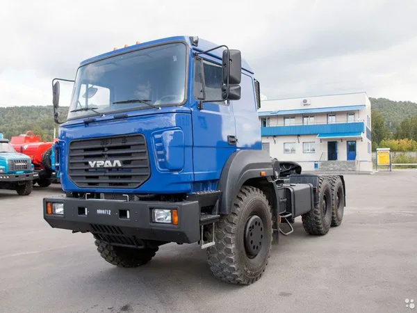Седельный тягач Урал 6370