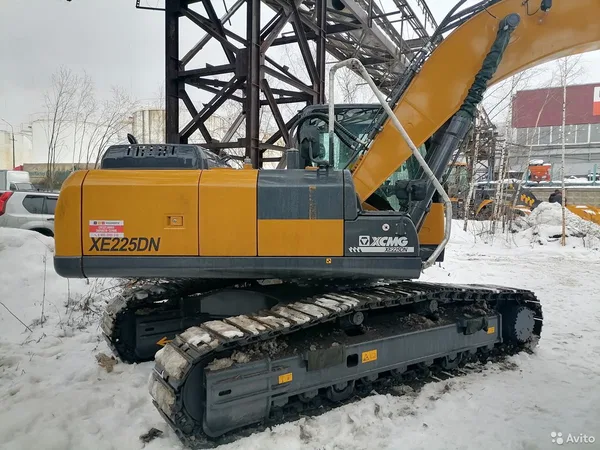 Гусеничный экскаватор XCMG XE225DN