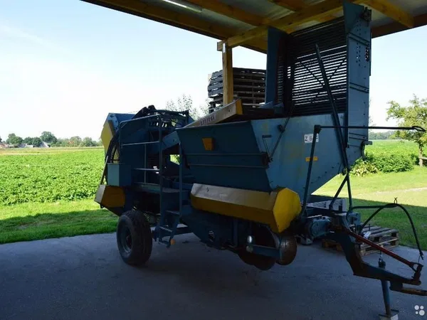 Картофелеуборочный комбайн UNIA Bolko Z-643