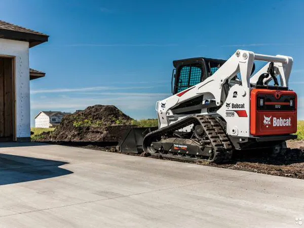 Гусеничный мини-погрузчик Bobcat T870