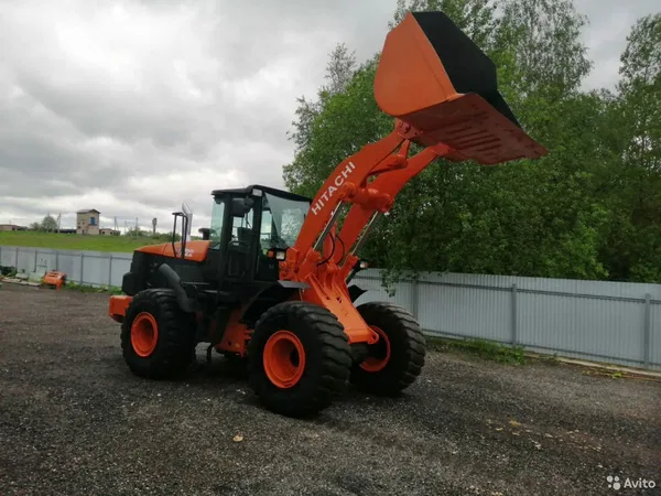 Фронтальный погрузчик Hitachi ZW220