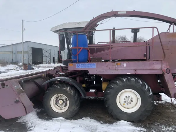 Кормоуборочный комбайн Брянсксельмаш КСК-600 "Палессе FS60"