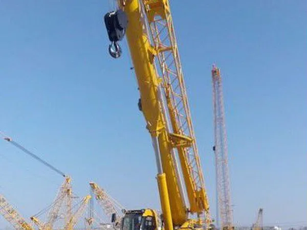 Гусеничный кран XCMG XGC75T