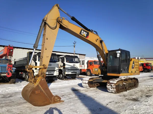 Гусеничный экскаватор Caterpillar 320