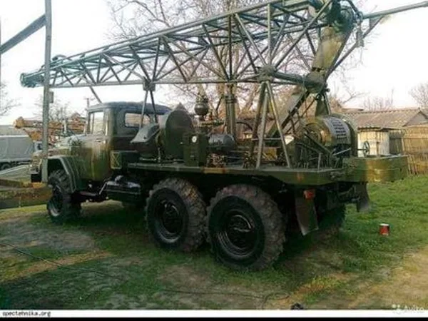 Мобильная буровая установка ЗИЛ 131 УРБ-2.5