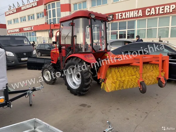 Коммунальная щетка на трактор